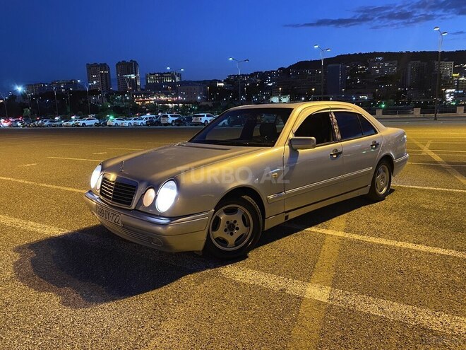 Mercedes E 230-2