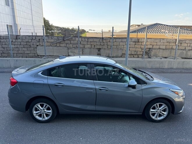 Chevrolet Cruze-12