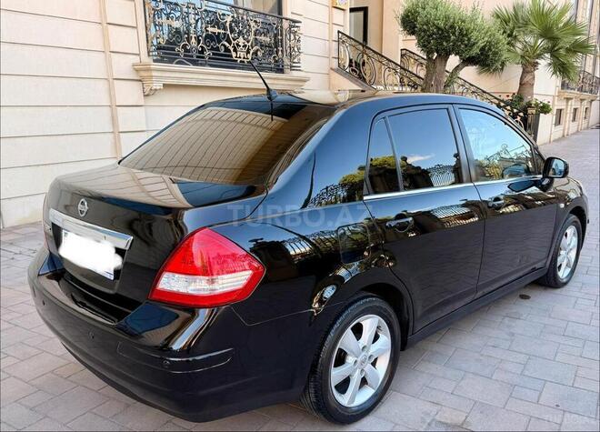 Nissan Tiida-4