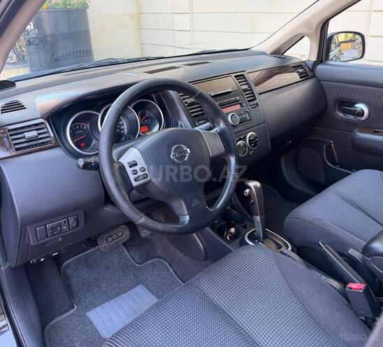 Nissan Tiida-15