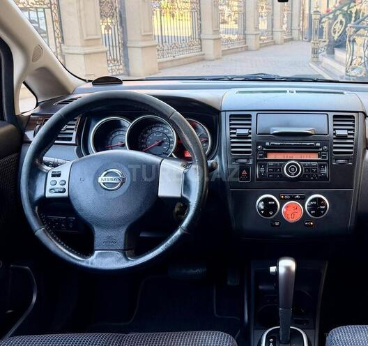 Nissan Tiida-17