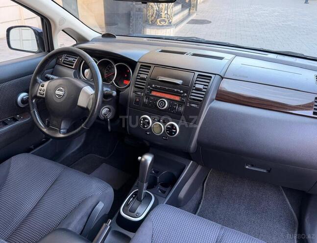 Nissan Tiida-18