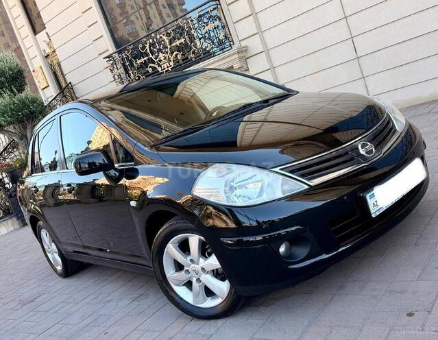 Nissan Tiida-9