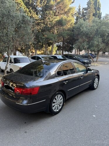 Hyundai Sonata-12