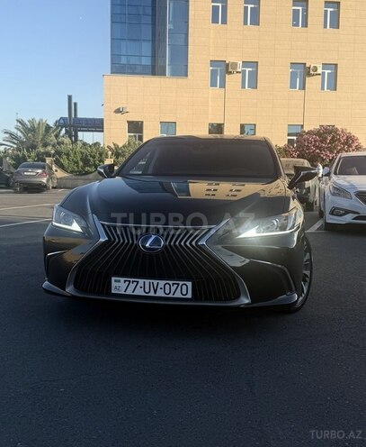 Lexus ES 300h-1