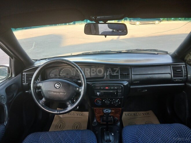 Opel Vectra-5