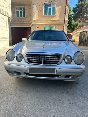 Mercedes E 220-2