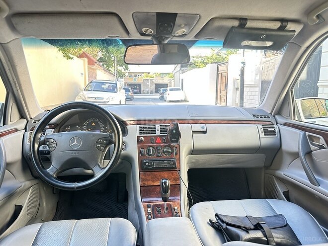 Mercedes E 220-8