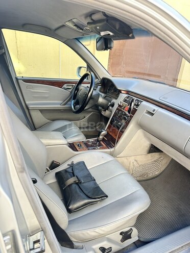 Mercedes E 220-9