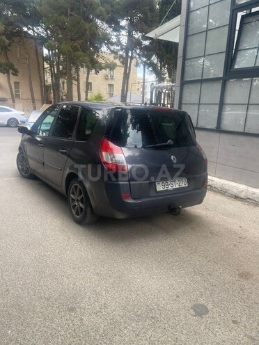 Renault Scenic-6