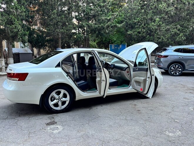 Hyundai Sonata-5