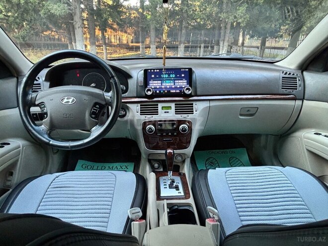 Hyundai Sonata-12