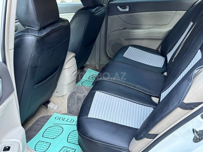 Hyundai Sonata-15