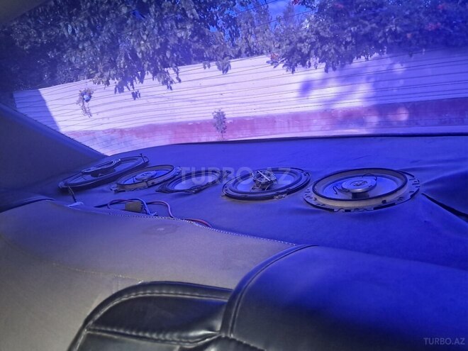 Mercedes 230 E-5