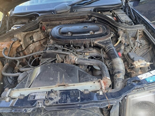 Mercedes 230 E-6