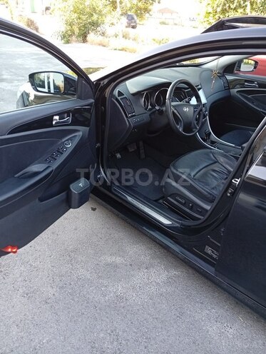 Hyundai Sonata-11