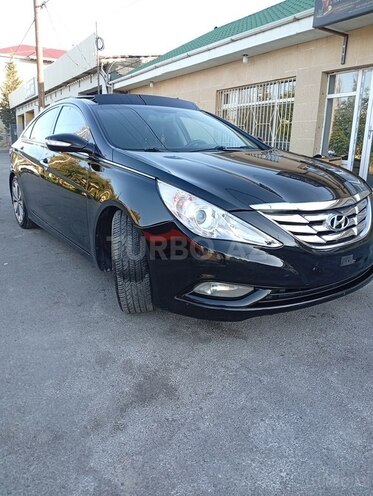 Hyundai Sonata-2