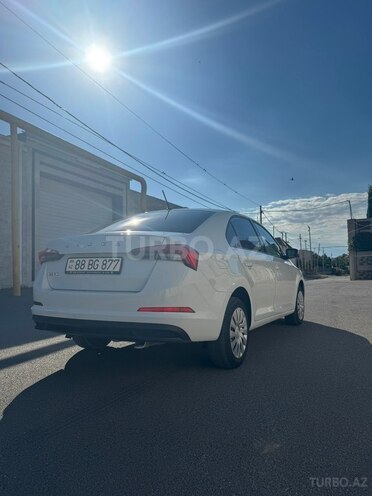 Skoda Rapid-8