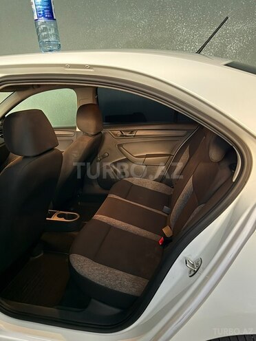 Skoda Rapid-10