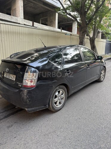 Toyota Prius-4