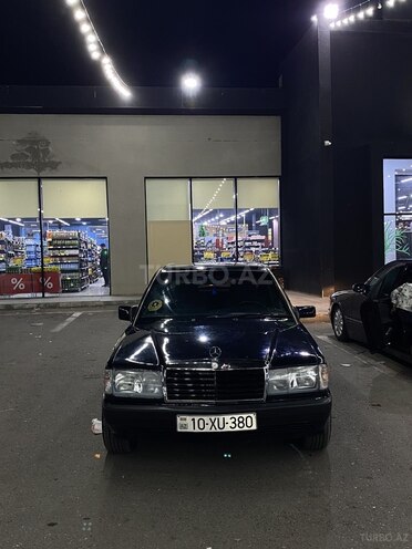 Mercedes 190-1