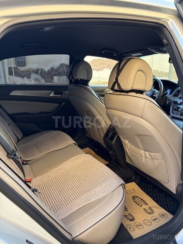 Hyundai Sonata-10