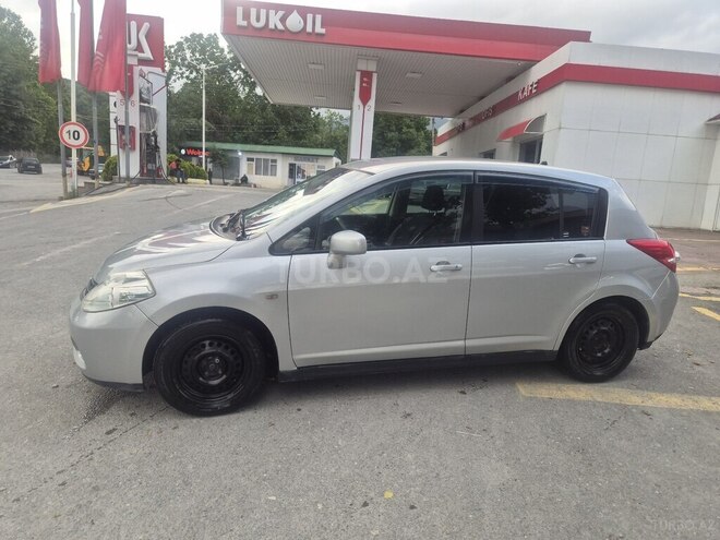 Nissan Tiida-2