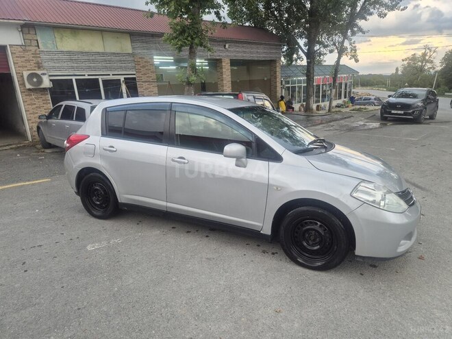 Nissan Tiida-3