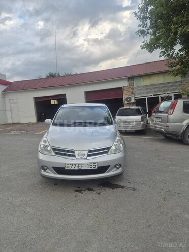 Nissan Tiida-1