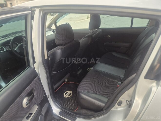 Nissan Tiida-7