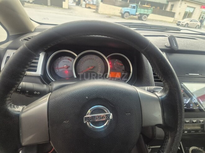 Nissan Tiida-6