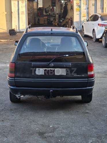 Opel Astra-2