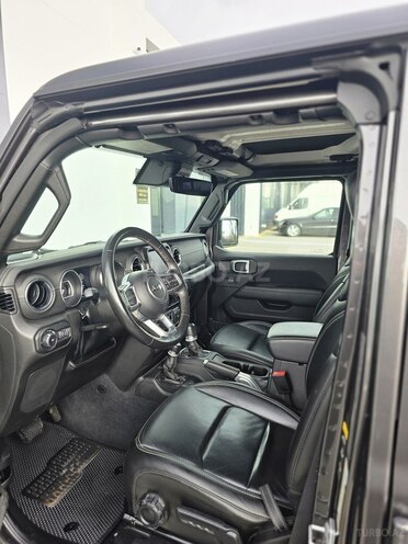Jeep Wrangler-19
