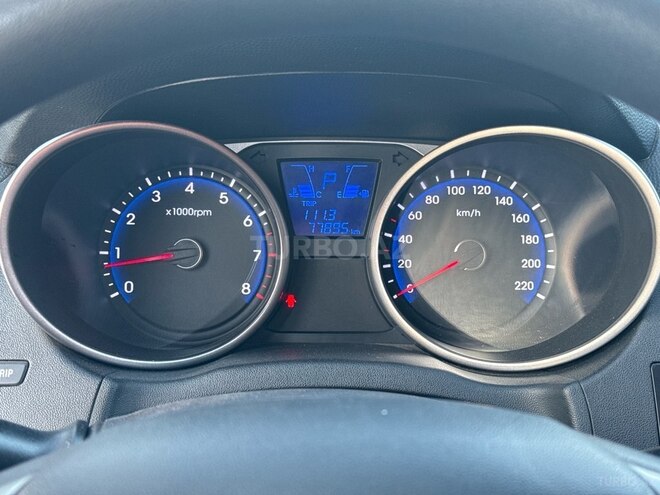Hyundai ix35-13