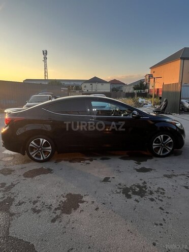 Hyundai Elantra-4