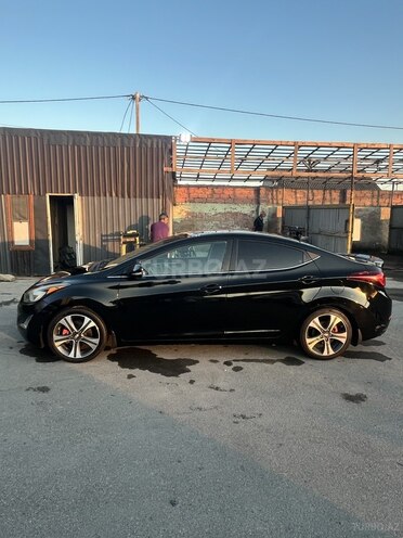 Hyundai Elantra-3
