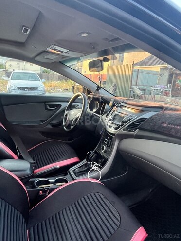 Hyundai Elantra-6
