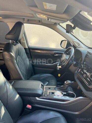 Toyota Highlander-6