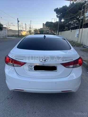 Hyundai Elantra-2