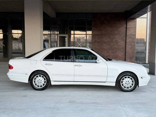 Mercedes E 240-5