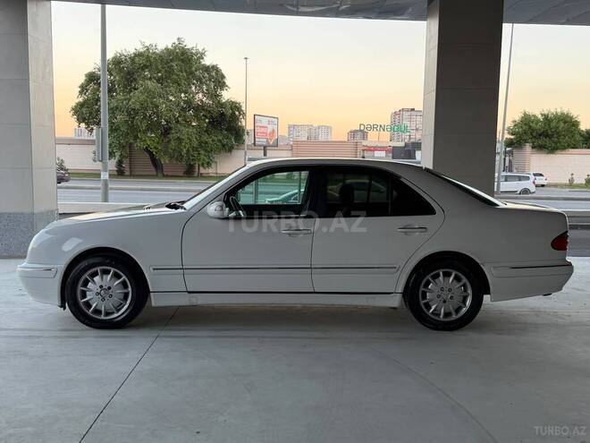 Mercedes E 240-16