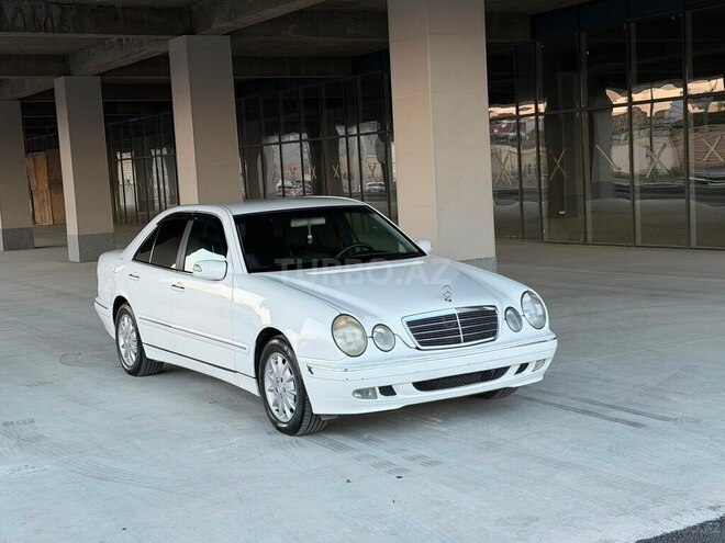 Mercedes E 240-3