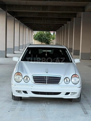 Mercedes E 240-4