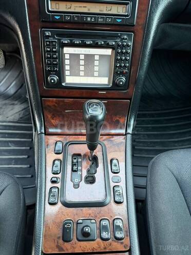 Mercedes E 240-19