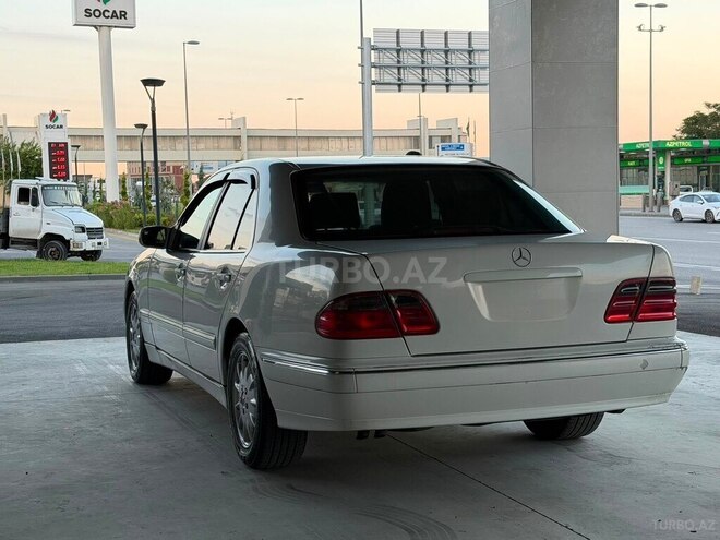 Mercedes E 240-10