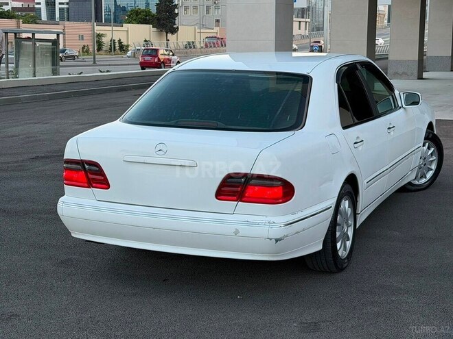 Mercedes E 240-21