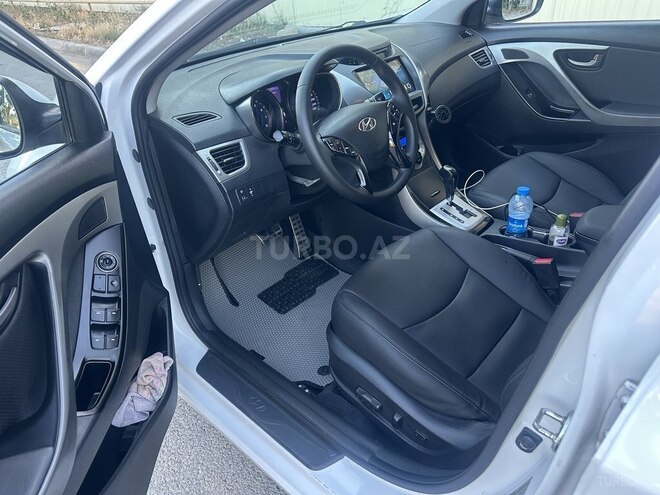 Hyundai Elantra-9