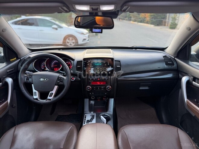 Kia Sorento-13