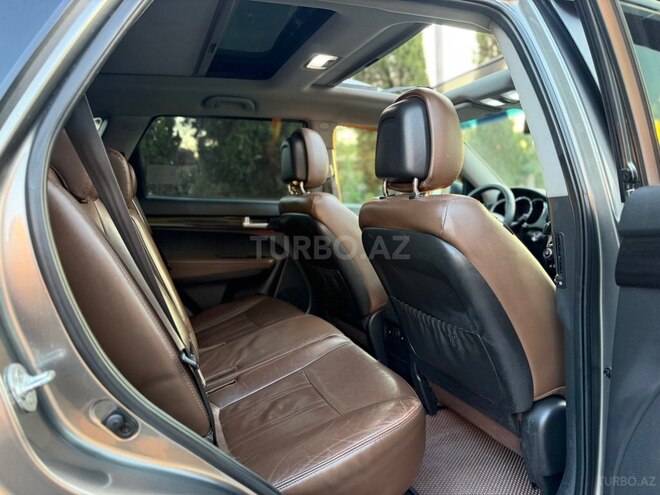 Kia Sorento-12