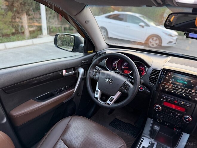 Kia Sorento-16
